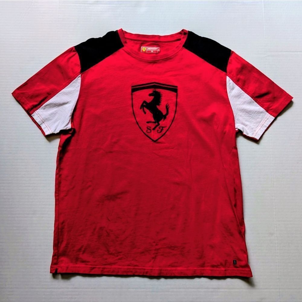 Scuderia Ferrari Fitted Tee/T-Shirt Red Cotton Crew Neck SF Logo Racin
